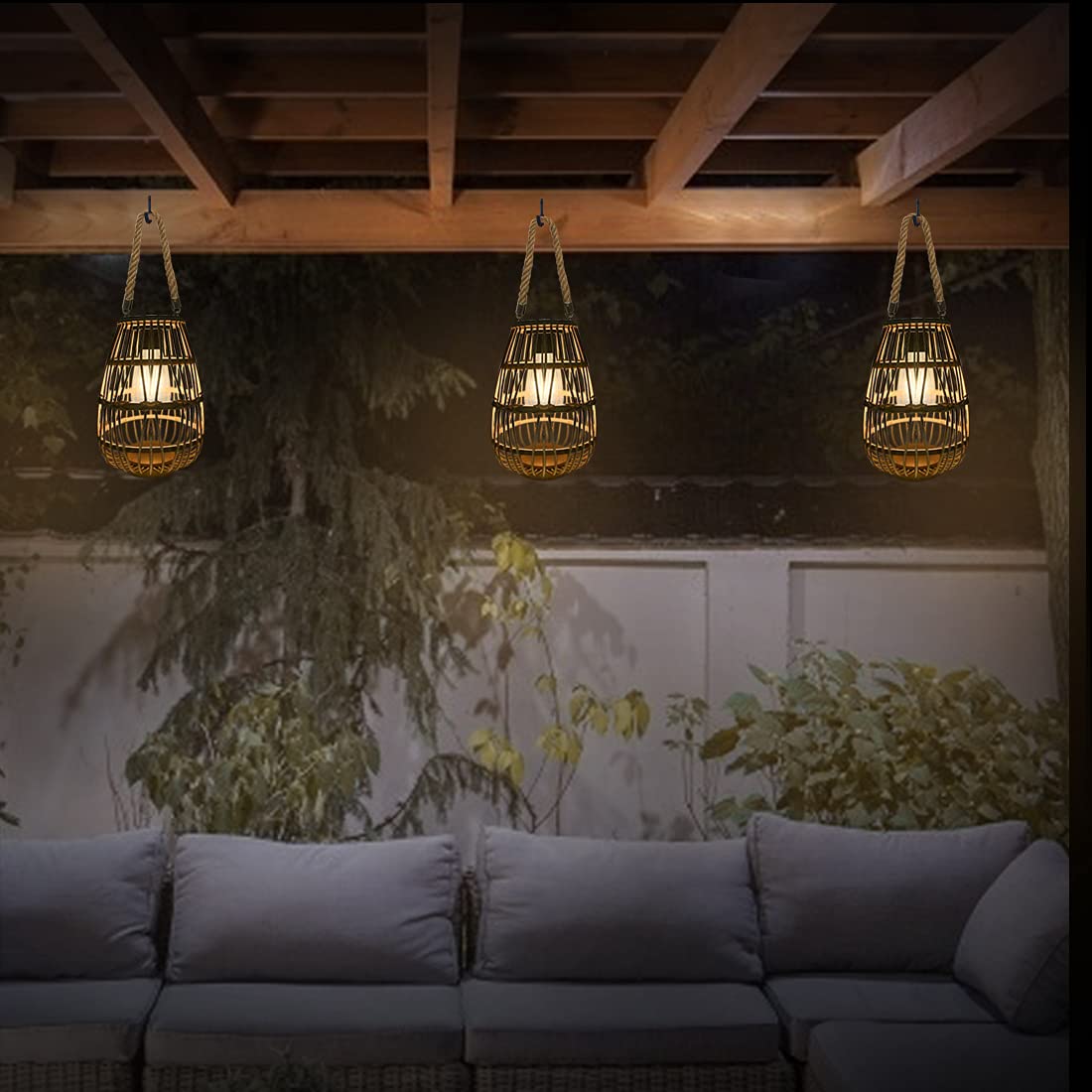 Rattan Solarlaterne Hängend – Naturdeko, Warmweiß, Sensor Auto ein/aus, Garten & Tisch