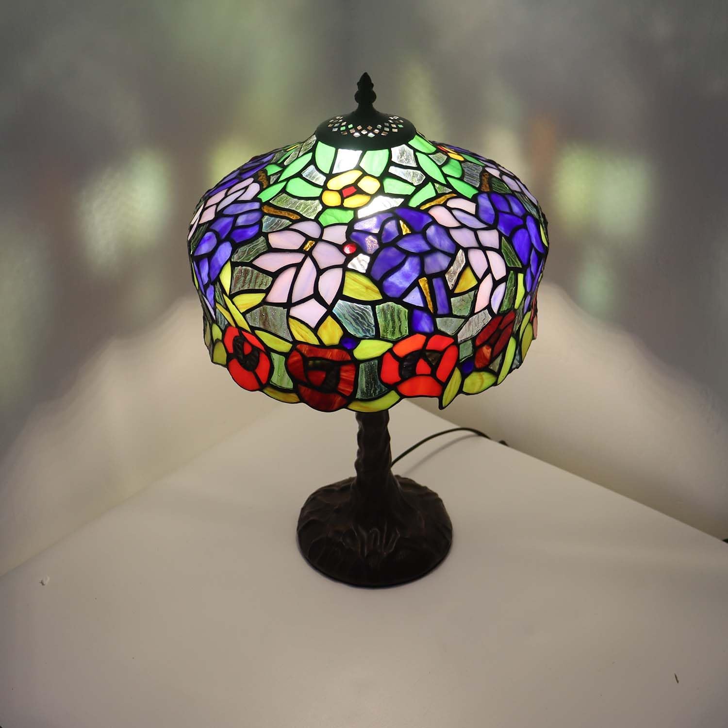 Bieye L30995 Tiffany Tischlampe mit Wisteria-Blumen – Handgefertigte Buntglasleuchte