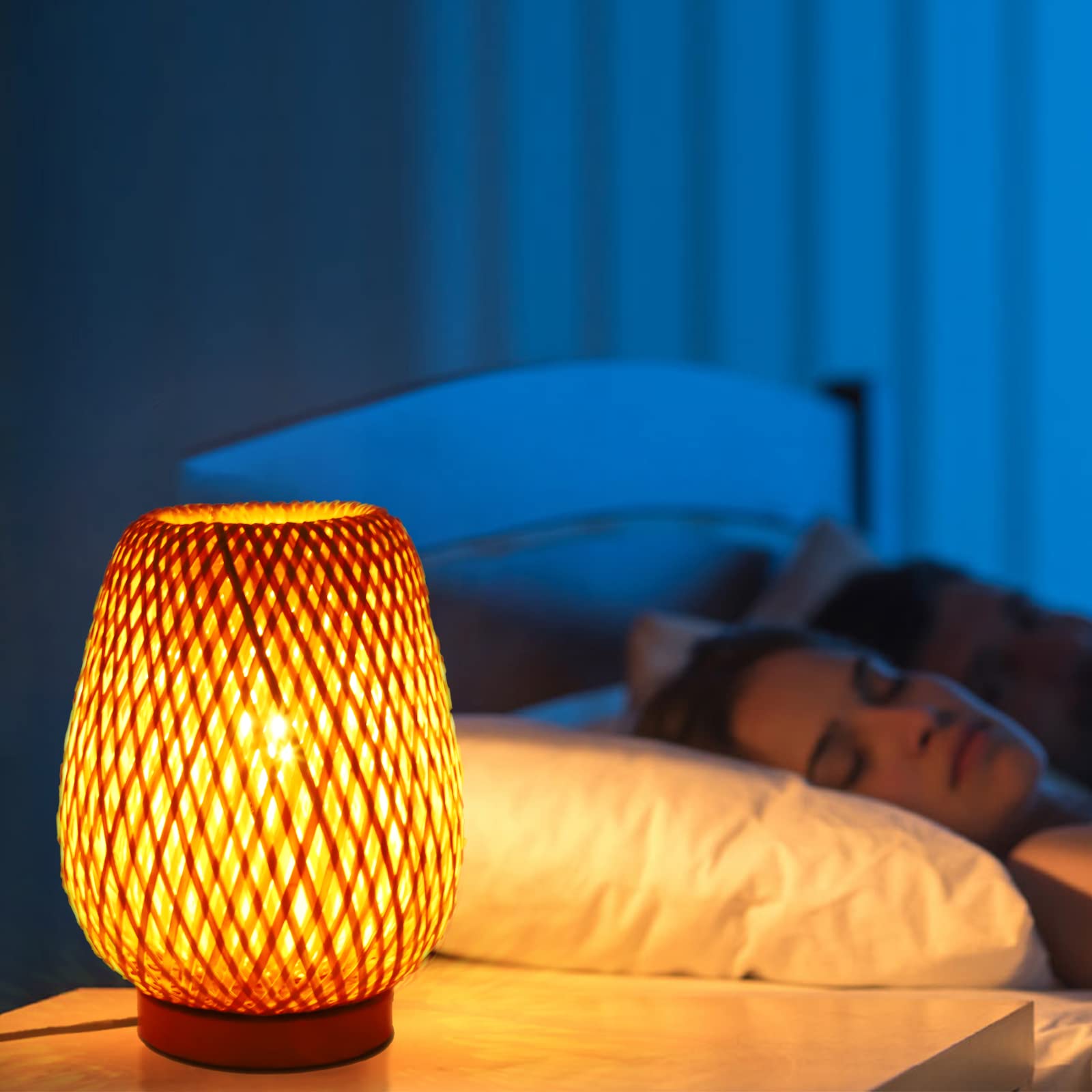 Boho Bambus Tischlampe – Handgefertigte Rattan Lampe für Cozy & Japandi Decor