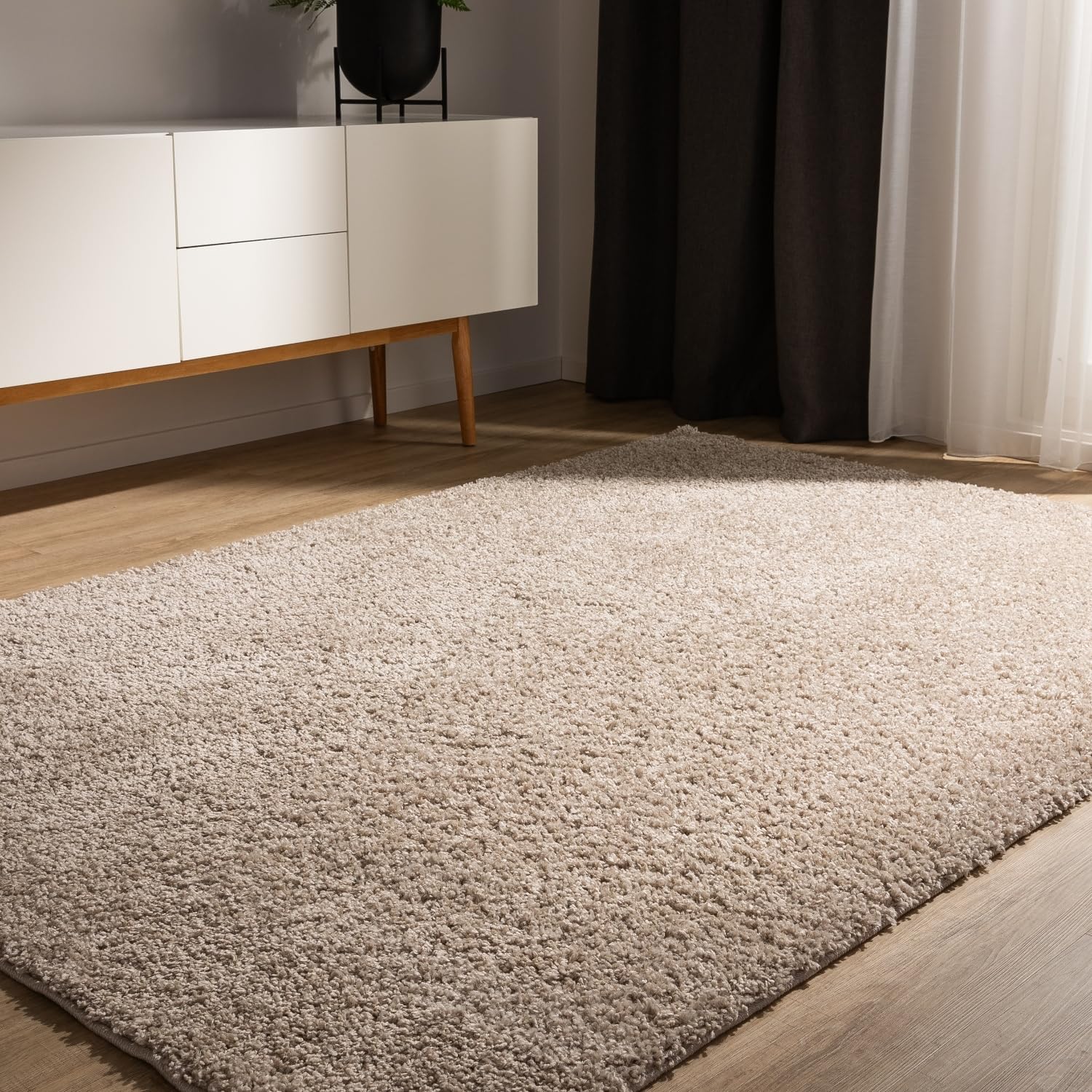 Hochflor Teppich Beige – Weich, Luxus & Komfort für Wohnzimmer
