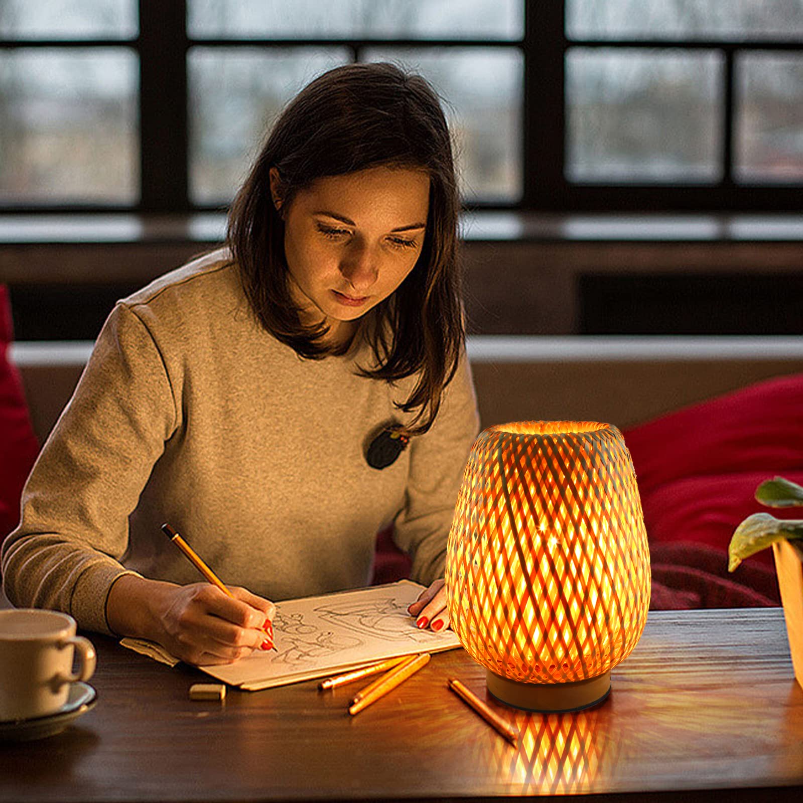 Boho Bambus Tischlampe – Handgefertigte Rattan Lampe für Cozy & Japandi Decor