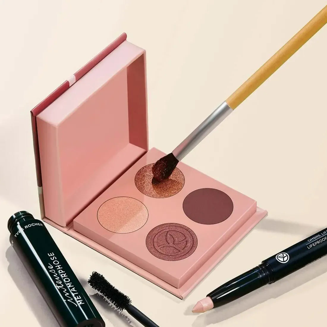 4-Color Eyeshadow Palette Matte & Metallic Long-Lasting Blendable Compact Eye Makeup